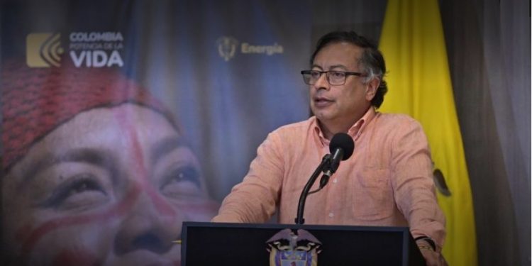 Propone Petro modelo de asociatividad con comunidades indígenas de La Guajira