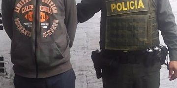Rápida acción policial culmina con la captura de un hombre que pretendía hurtar a una ciudadana en Popayán.