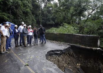 Las contingencias en la vía al llano no cesan, y el más reciente taponamiento debido a la caída de piedras y lodo en el Kilómetro 58+000