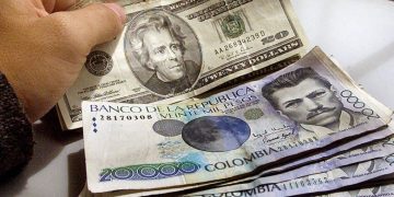Dólar cerró el día por debajo de los 3.900 pesos en Colombia