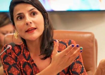 No resistió un escándalo más: La Ministra de Minas Irene Vélez Sale del gobierno