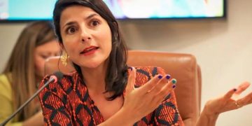 No resistió un escándalo más: La Ministra de Minas Irene Vélez Sale del gobierno