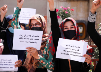 Se resisten Mujeres Afganas ante las Presiones Talibanes