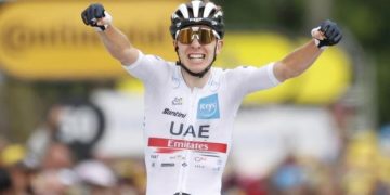 En la sexta etapa del Tour Vuelo alto de Pogacar