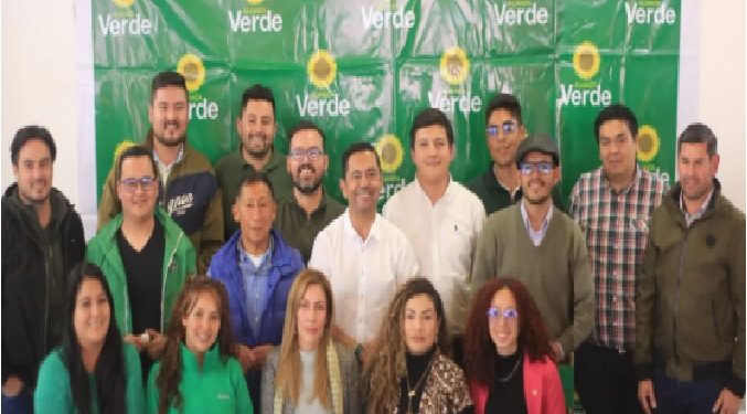 El precandidato a la alcaldía  de la capital boyacense John Carero presentó a la lista al concejo que lo acompañará en esta oportunidad.