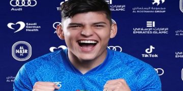 Al Nasr oficializó al mediocampista colombiano como su nueva contratación tras su paso por italia.