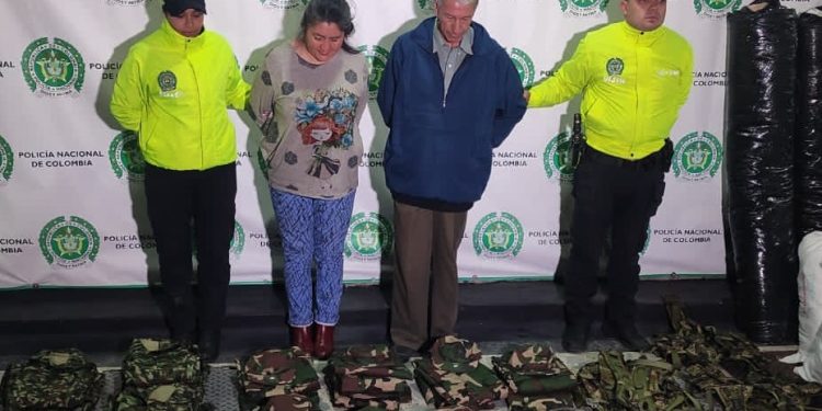 La red delictiva ‘Los Bad Boys’ confeccionaba uniformes para el grupo armado a cambio de estupefacientes.