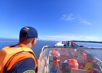 De manera articulada Dimar, Sena y el colegio Manuel Valverde limpiaron la playa “Los Obregones” de Guapi