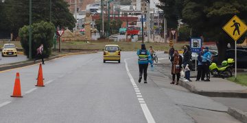 Hasta el mediodía los agentes de tránsito en los diferentes puestos de control y operativo que han adelantado en diferentes vías y sectores de la ciudad, han inmovilizado 27 carros y 8 motos en la jornada del dia sin Carro